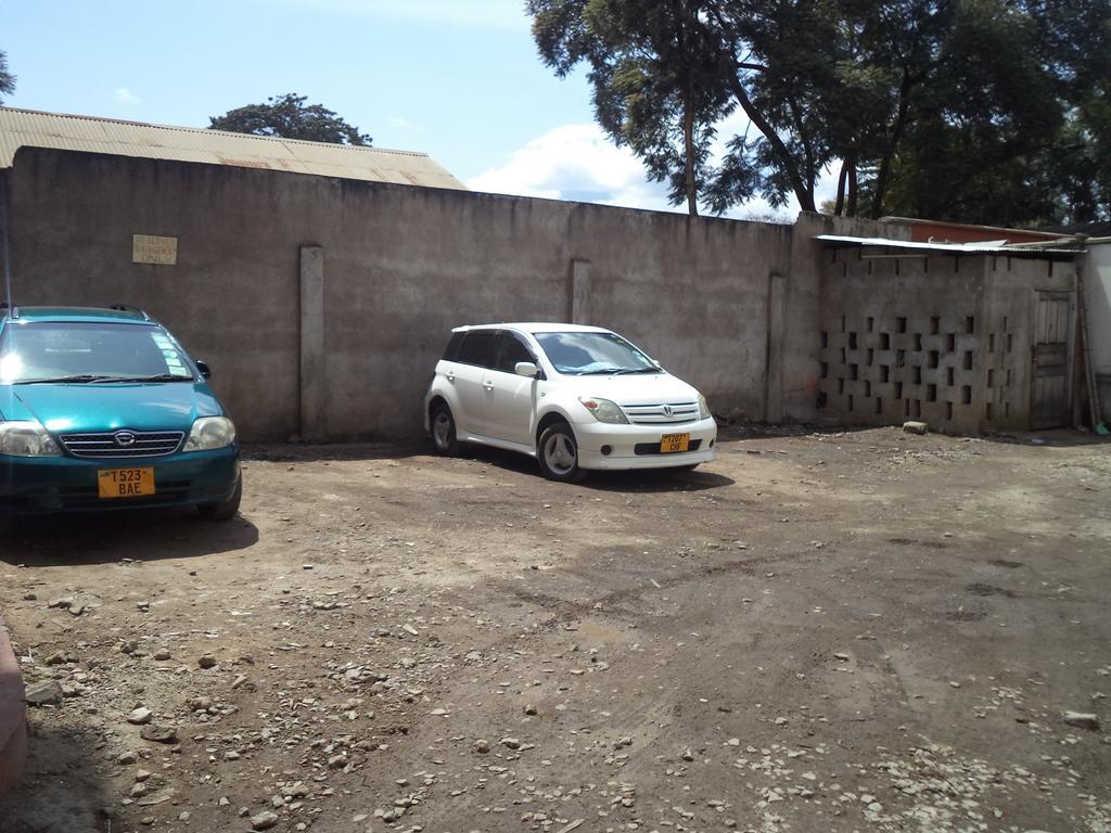Arusha Tourist Inn Hotel Buitenkant foto